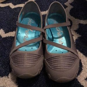 Sketchers flats. Size 8.5.